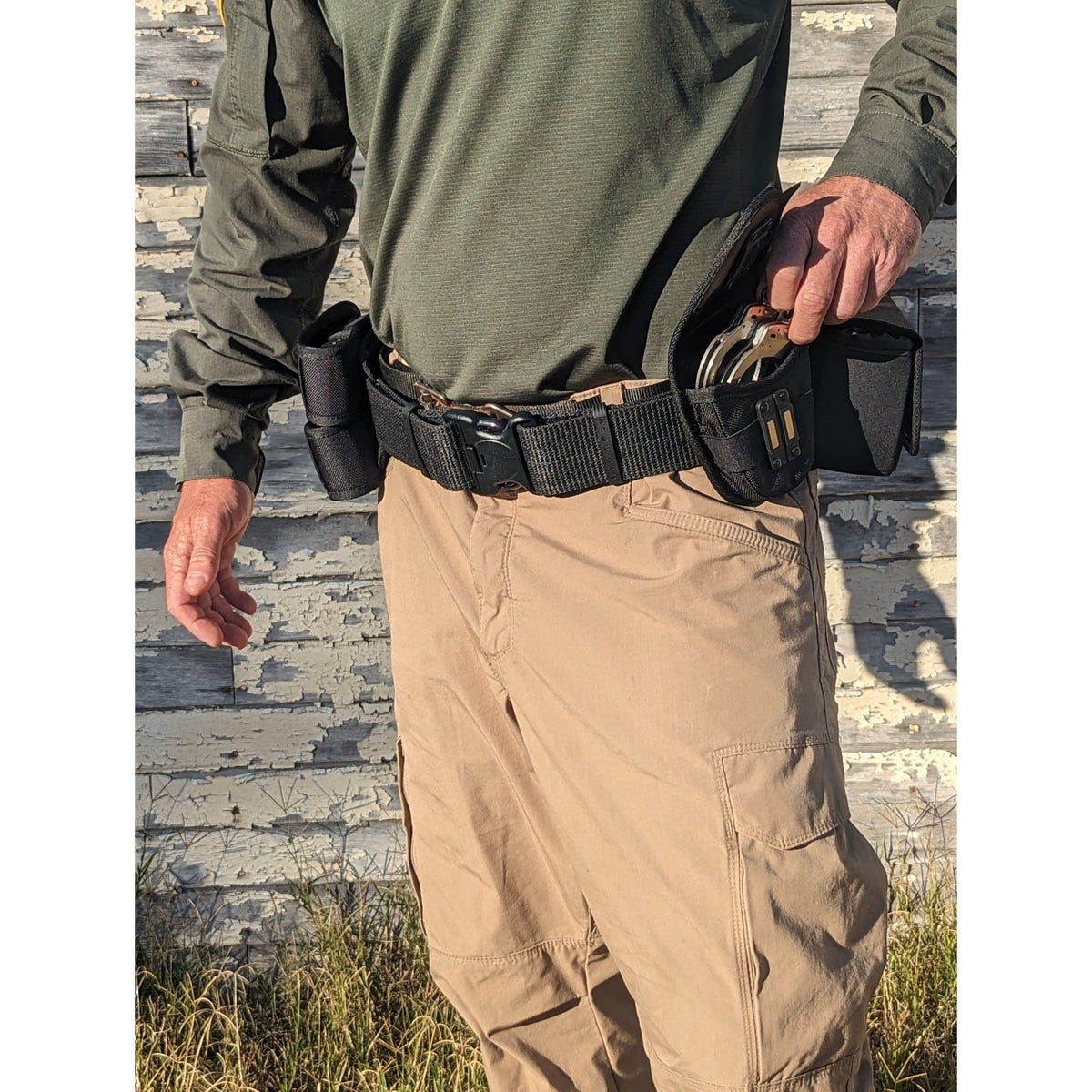 CurteGear Hand Cuff Pouch